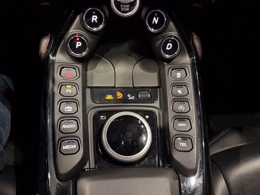 Used 2020 Aston Martin V8 Vantage Coupe RWD image 24