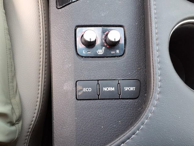 Used 2018 Toyota Avalon XLE Premium FWD image 10