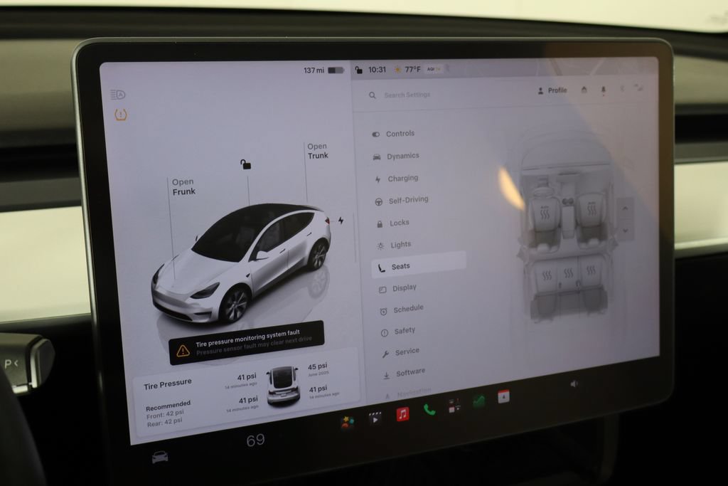 Used 2022 Tesla Model Y Long Range AWD/4WD image 29