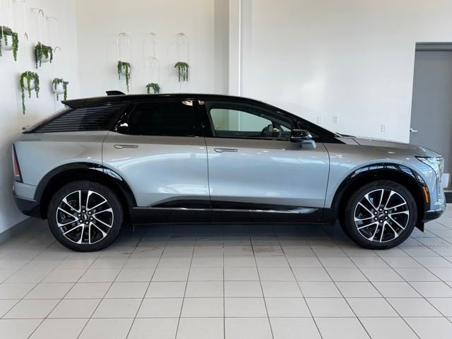 New 2026 Cadillac Optiq Sport 2 image 39