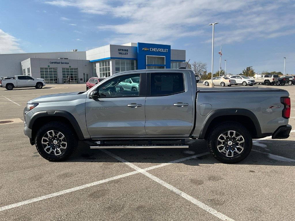 Used 2024 Chevrolet Colorado Z71 w/ Z71 Convenience Package 2 AWD/4WD image 8
