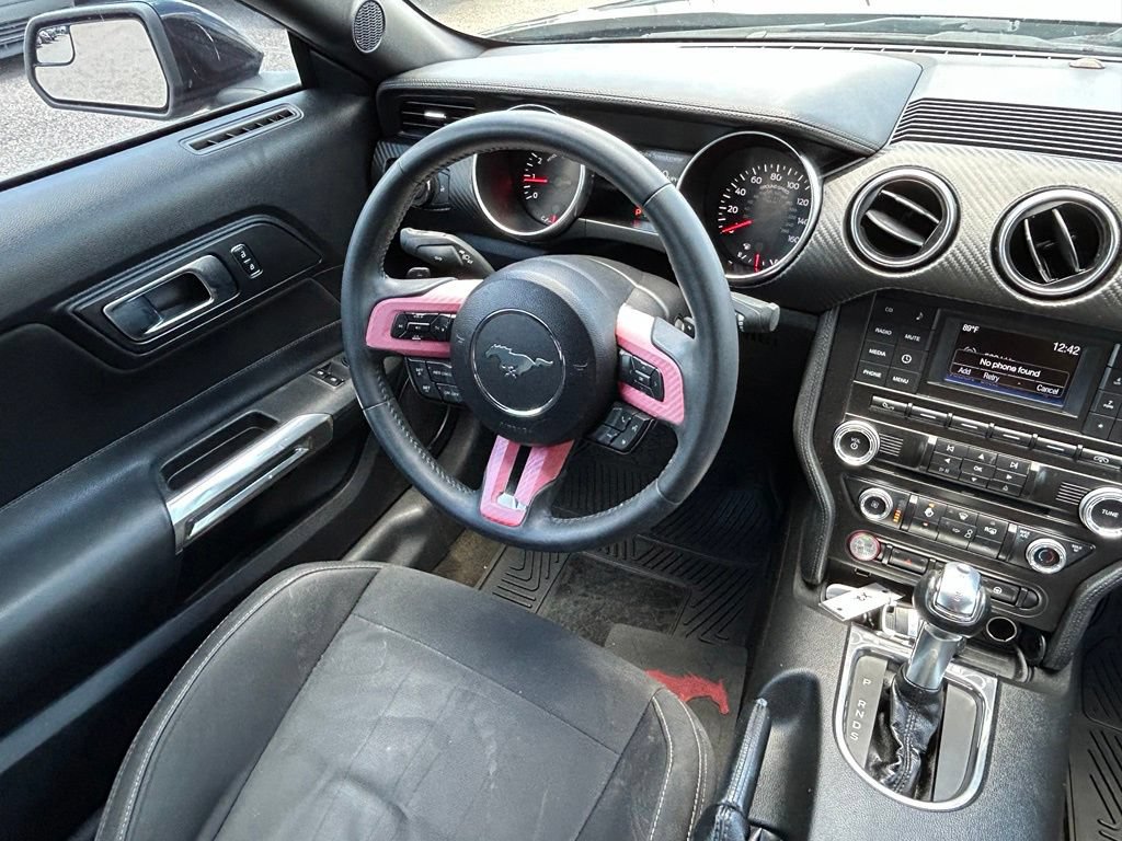 Used 2018 Ford Mustang Coupe RWD image 9