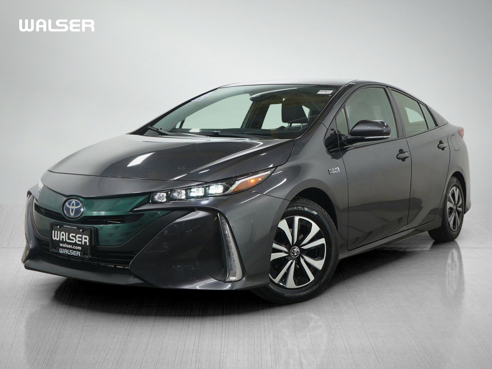 Used 2017 Toyota Prius Prime Premium image 1