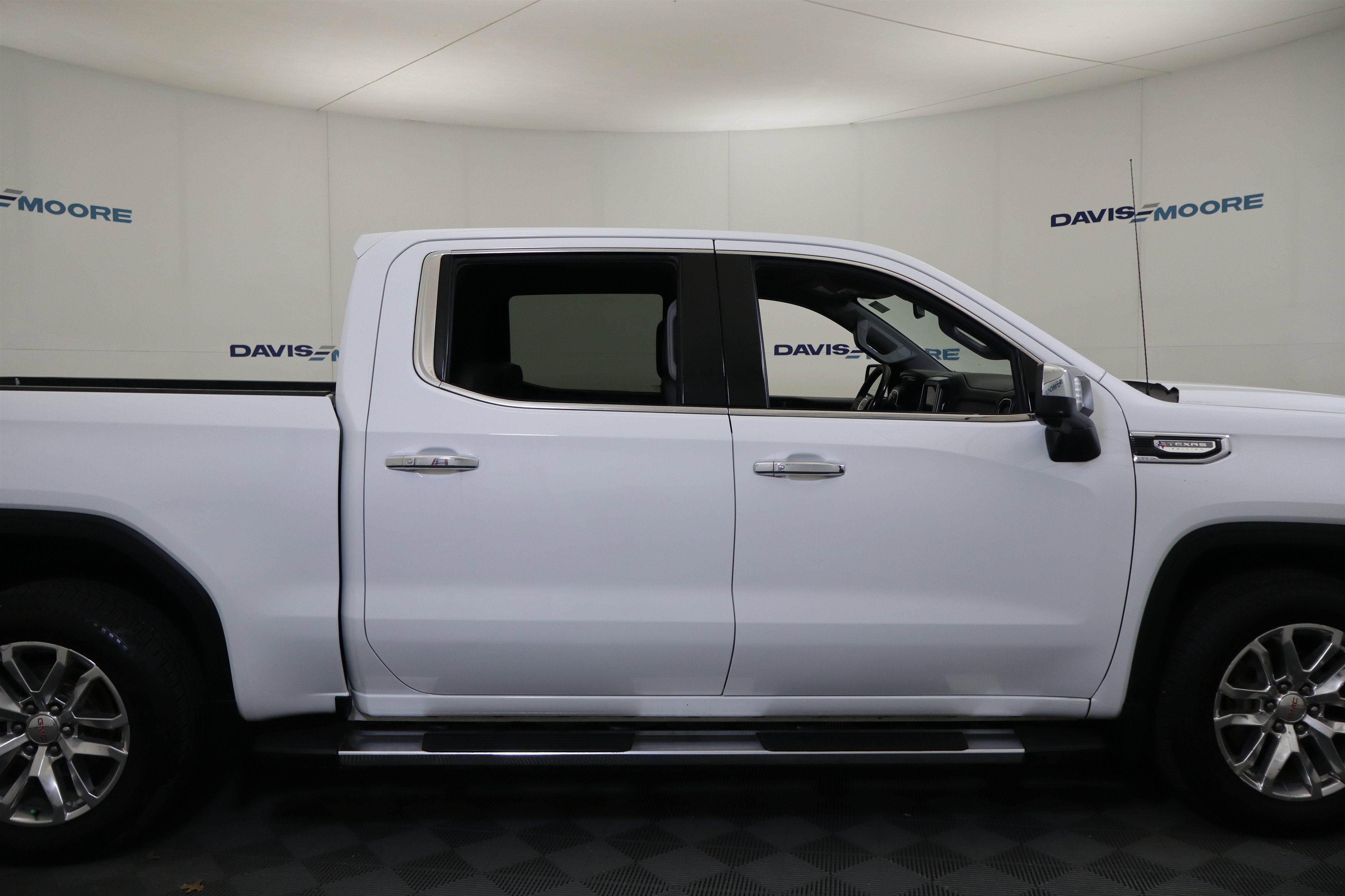 Used 2021 GMC Sierra 1500 SLT image 4
