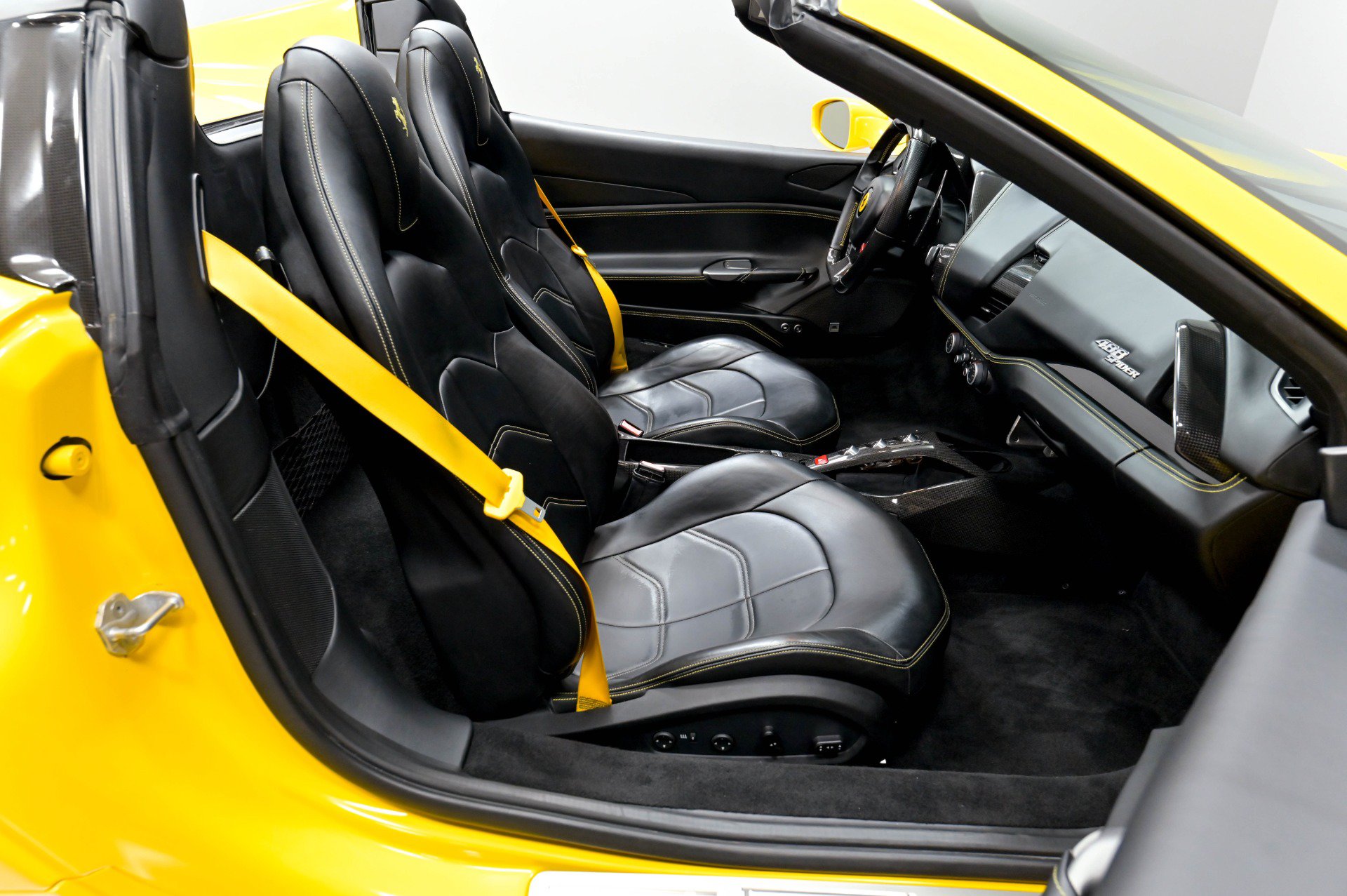 Used 2017 Ferrari 488 Spider RWD image 36