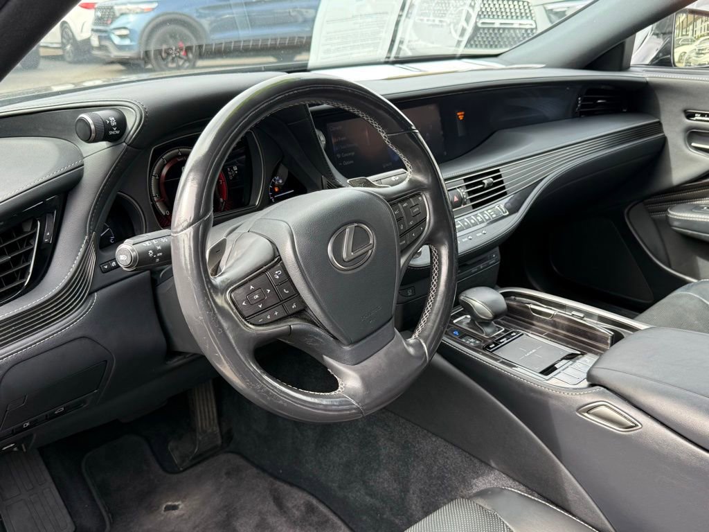 Used 2019 Lexus LS 500 w/ Accessory Package (Z2) RWD image 21