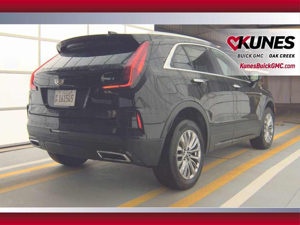 Used 2025 Cadillac XT4 Premium Luxury image 6