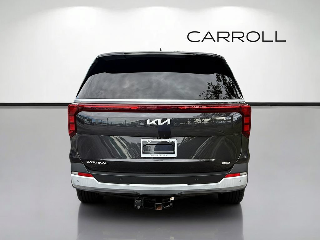 Used 2025 Kia Carnival EX FWD image 4
