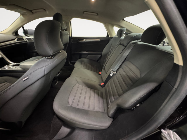Used 2019 Ford Fusion SE FWD image 21