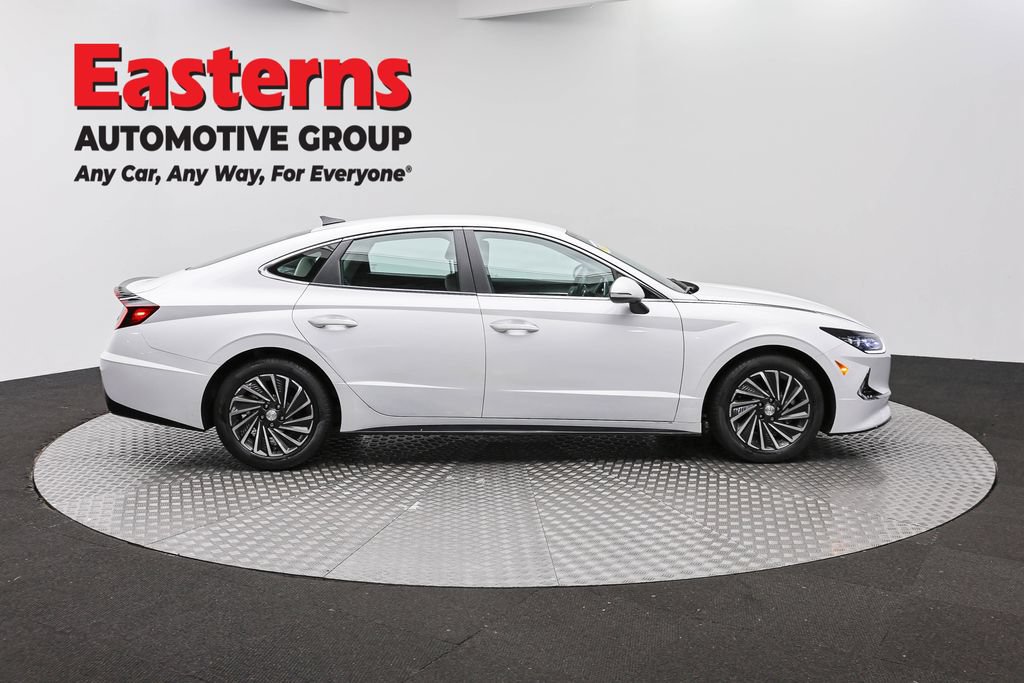 Used 2023 Hyundai Sonata SEL FWD image 3