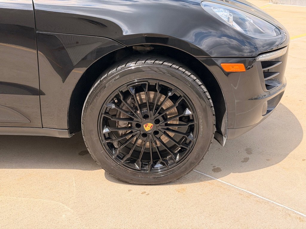 Used 2018 Porsche Macan AWD/4WD image 9