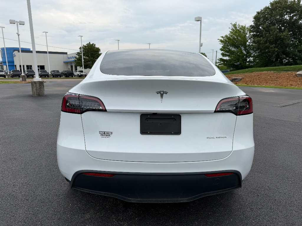 Used 2024 Tesla Model Y Long Range AWD/4WD image 8