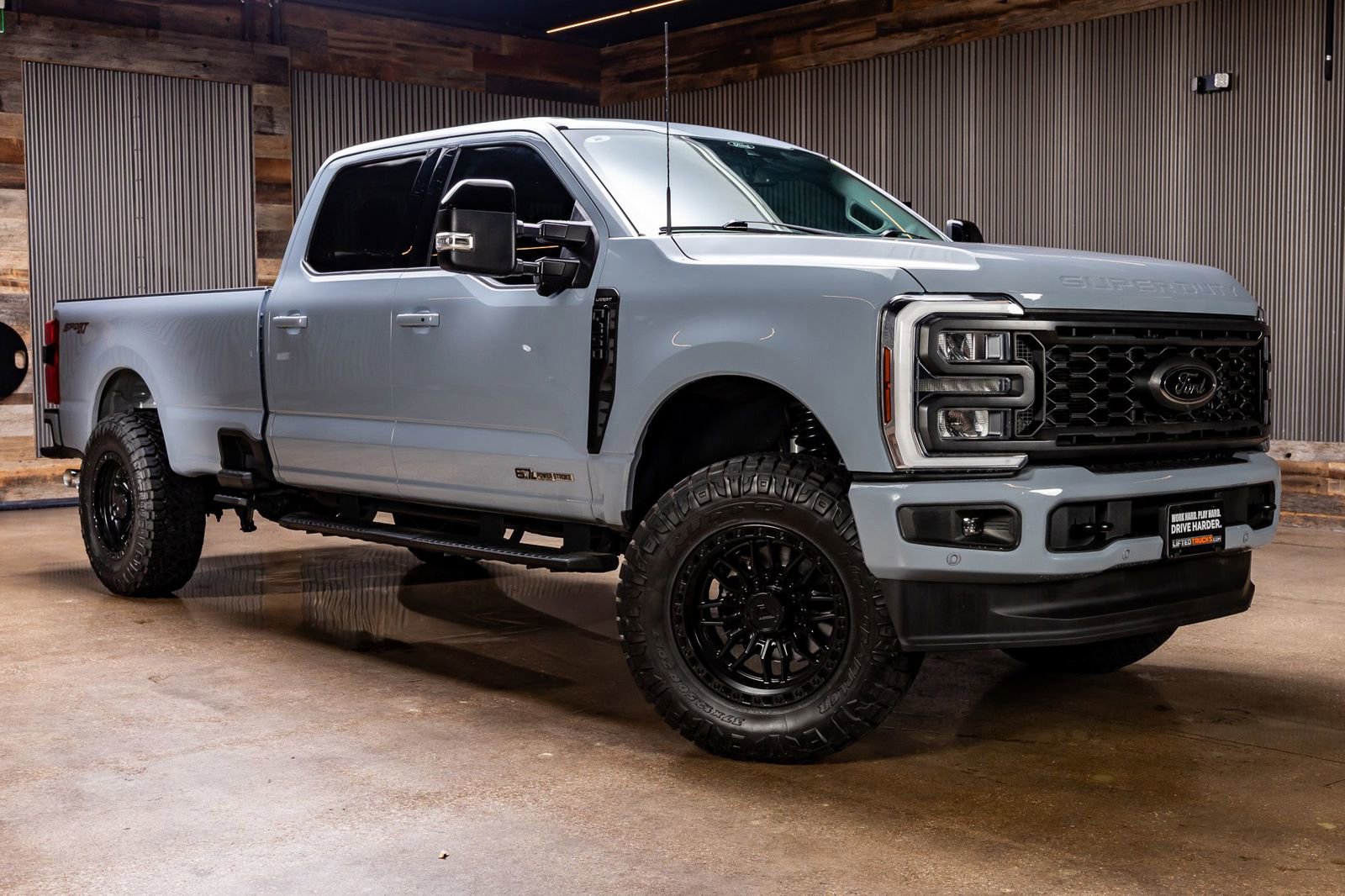 Used 2024 Ford F350 Lariat w/ Lariat Ultimate Package video 1