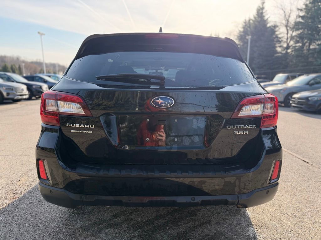 Used 2017 Subaru Outback 3.6R Touring image 5