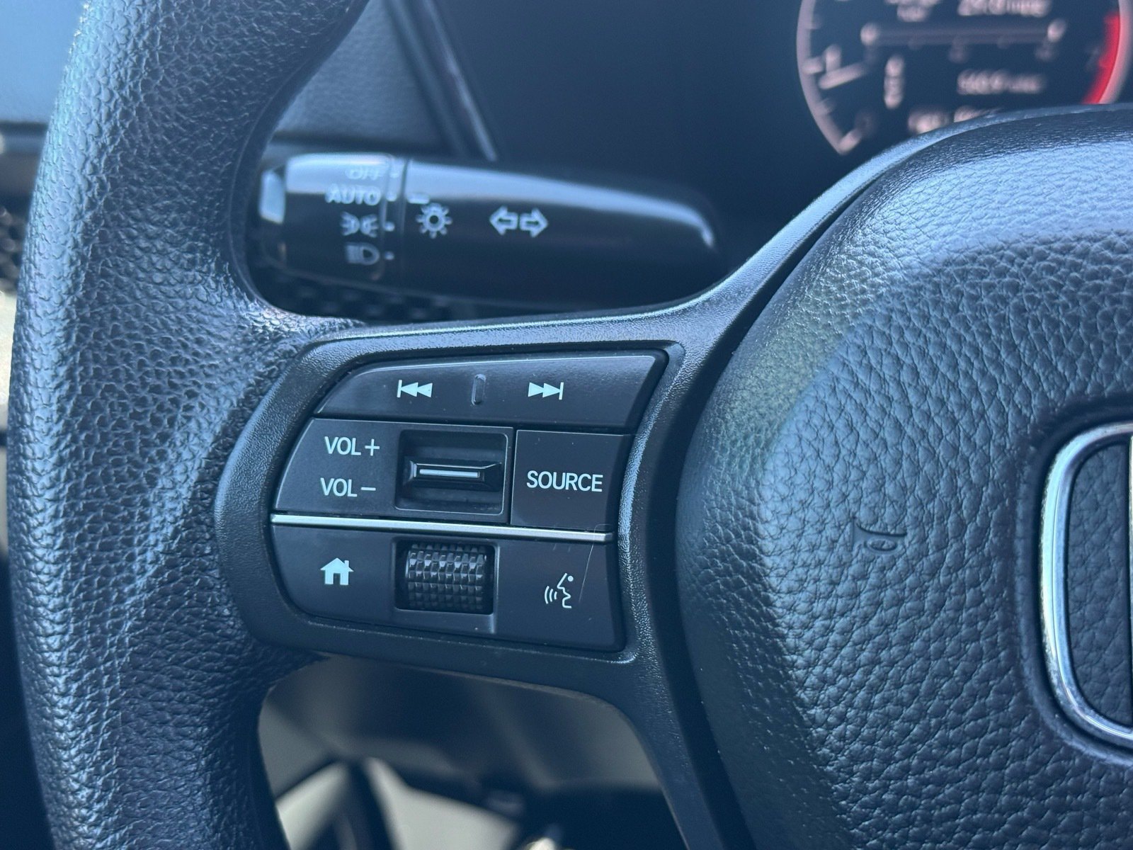 Used 2025 Honda CR-V LX image 18