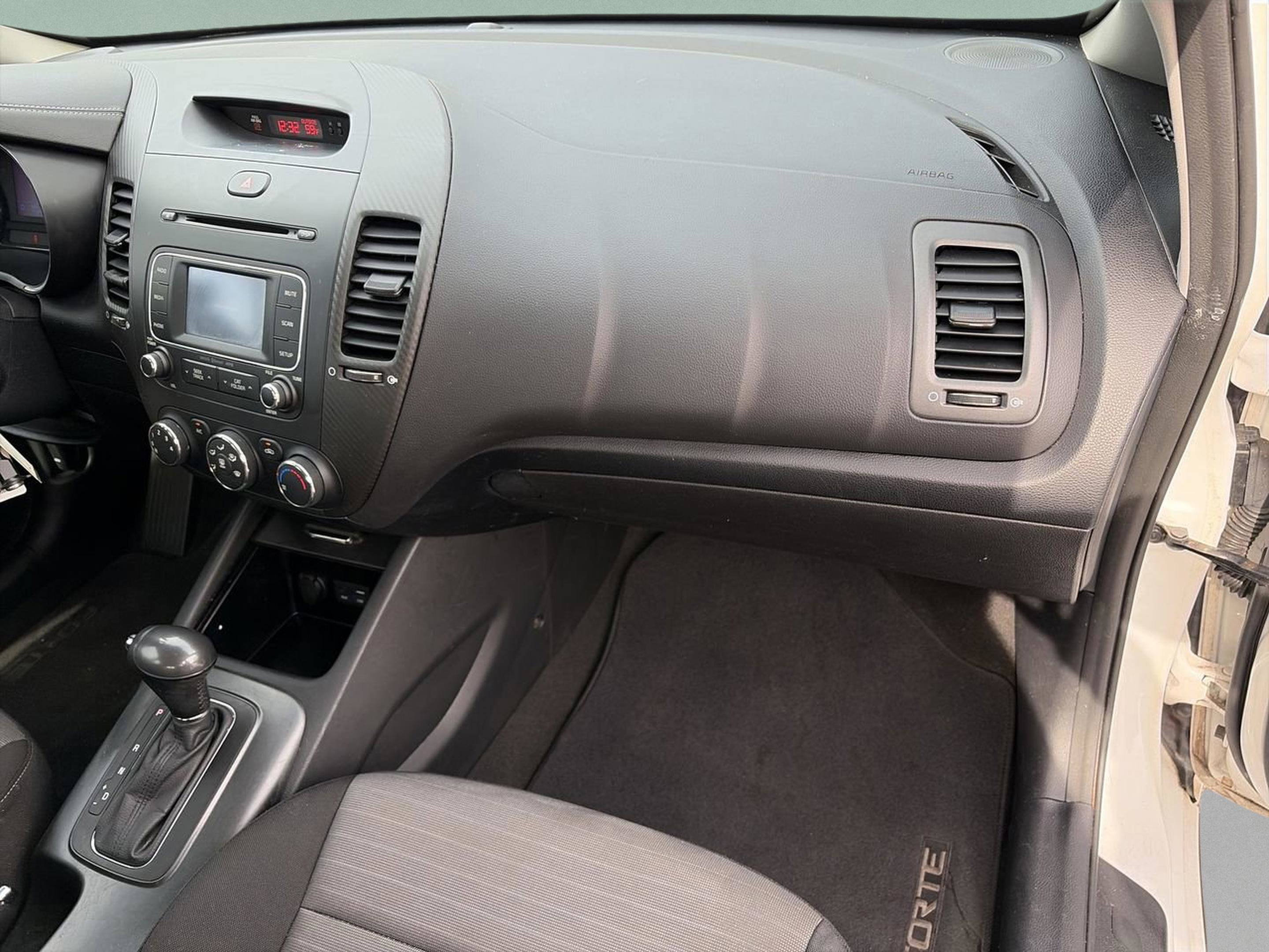 Used 2016 Kia Forte EX image 19