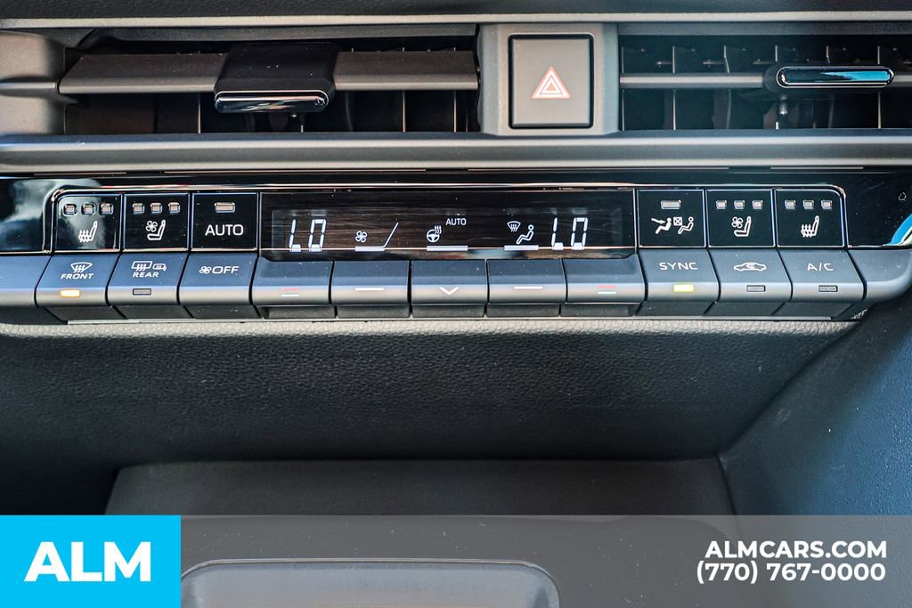 Used 2025 Toyota Crown Signia image 43