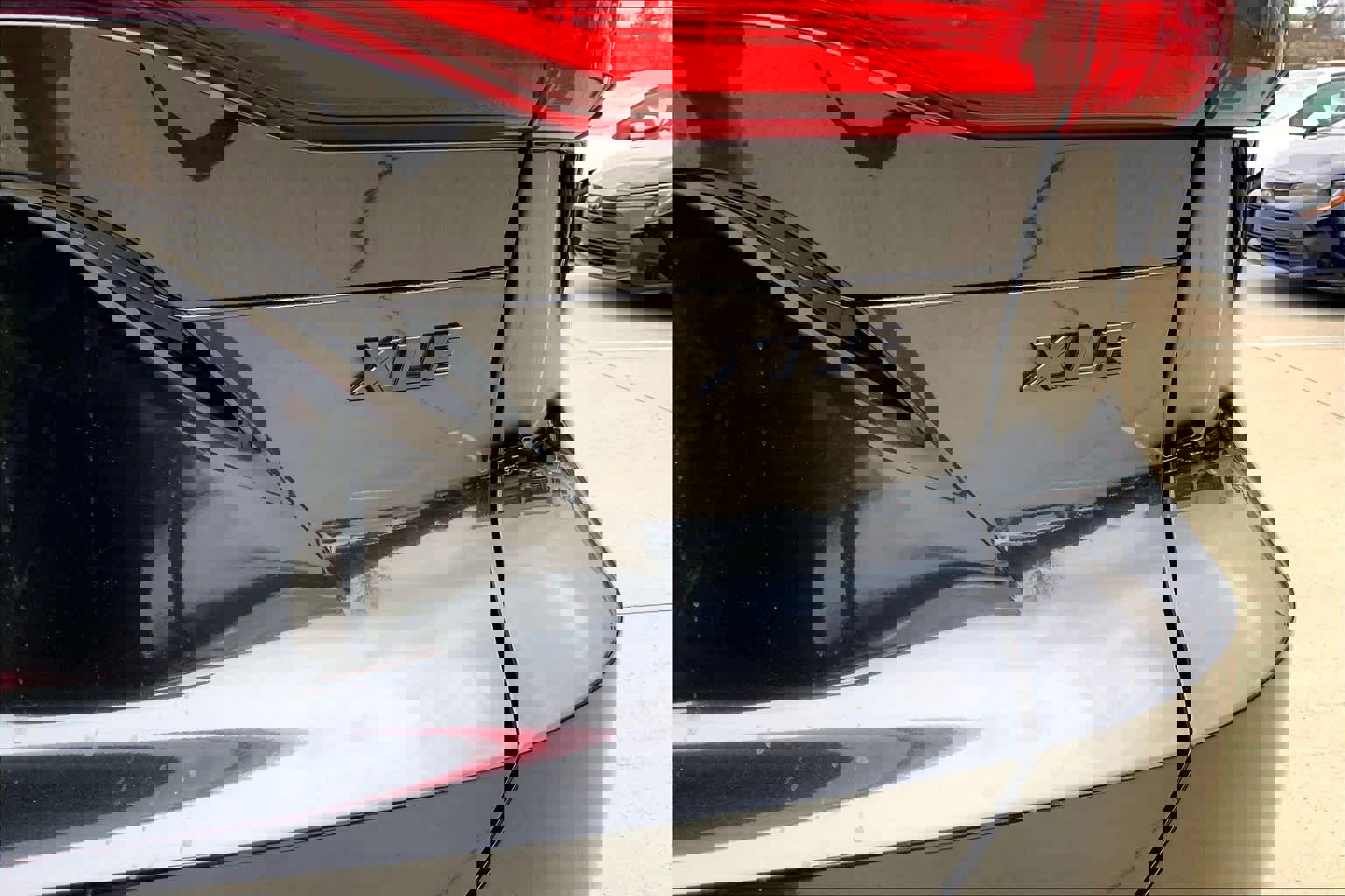 Used 2024 Toyota Venza Nightshade image 11