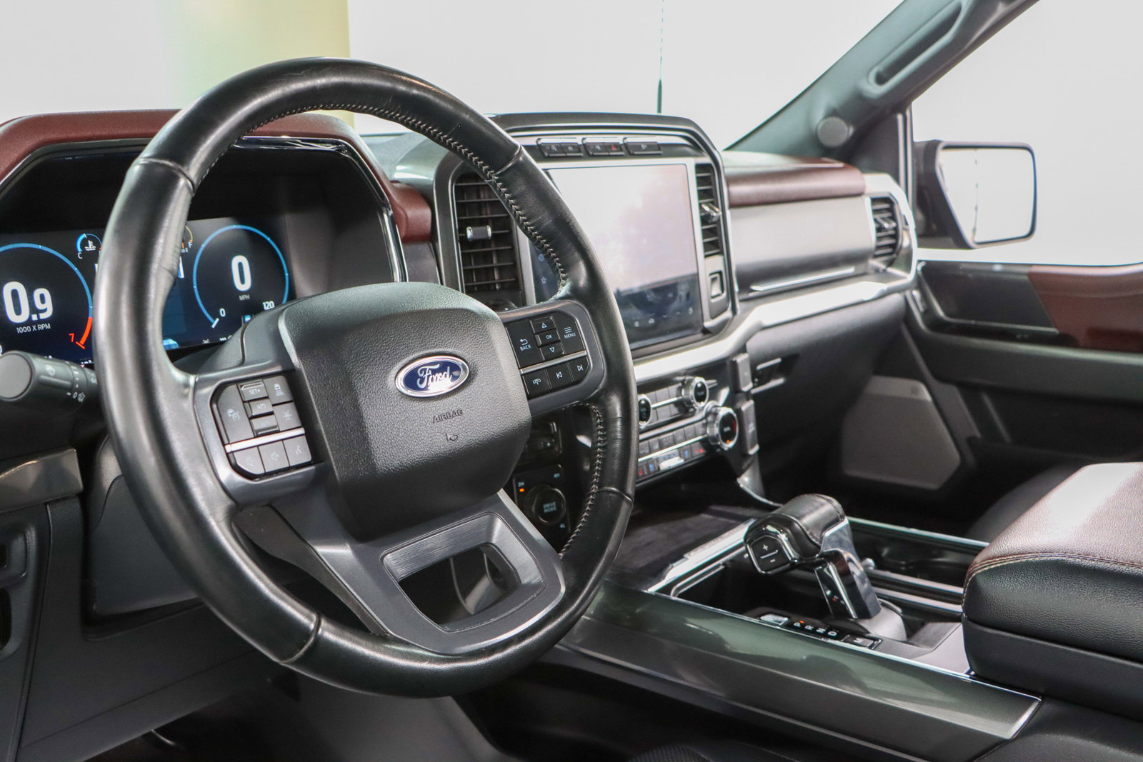 Used 2023 Ford F150 Lariat w/ Equipment Group 502A High image 26
