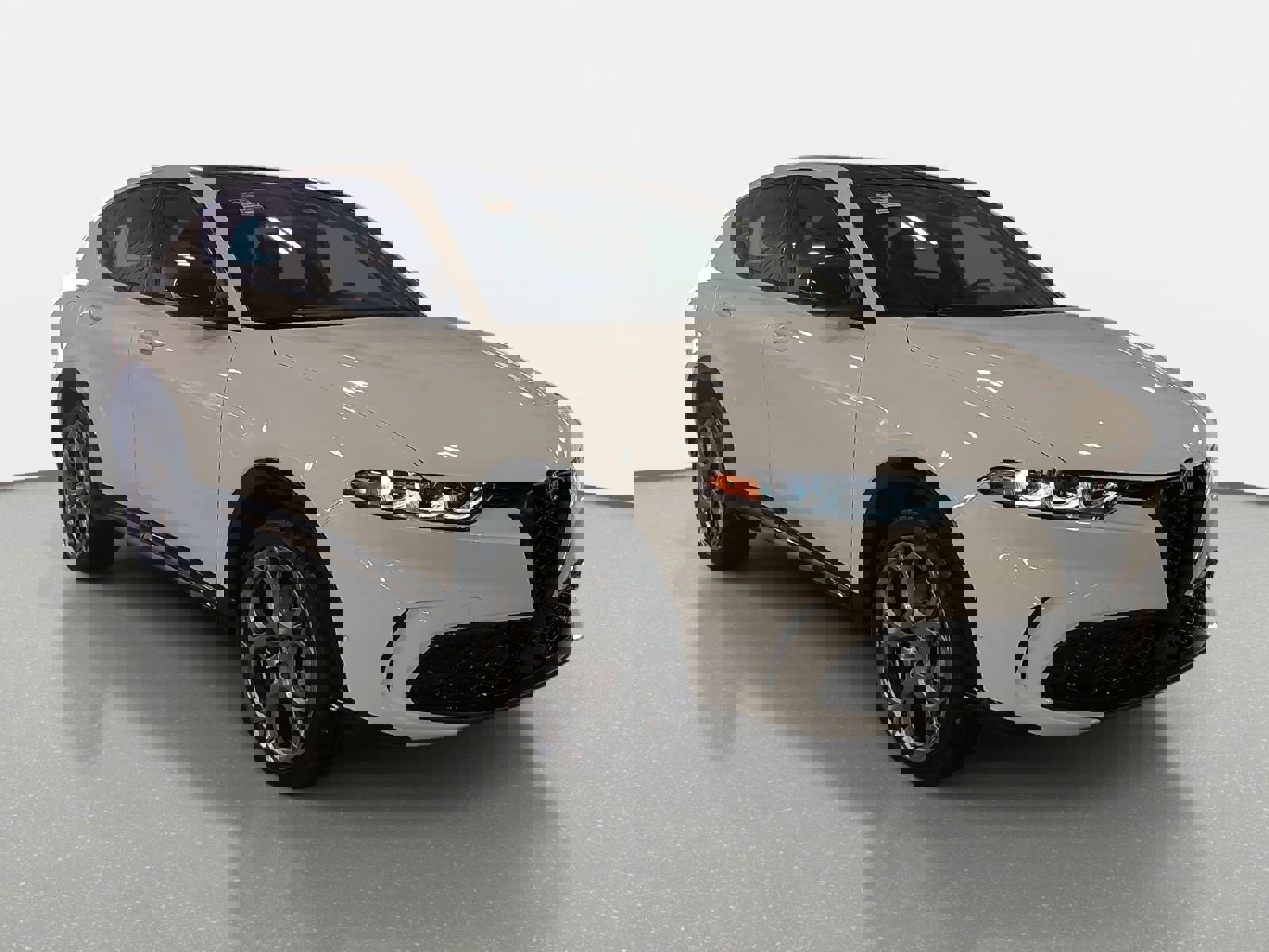 New 2025 Alfa Romeo Tonale w/ Premium Package image 3