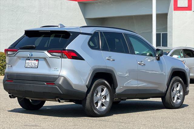 Certified 2022 Toyota RAV4 LE AWD/4WD image 2