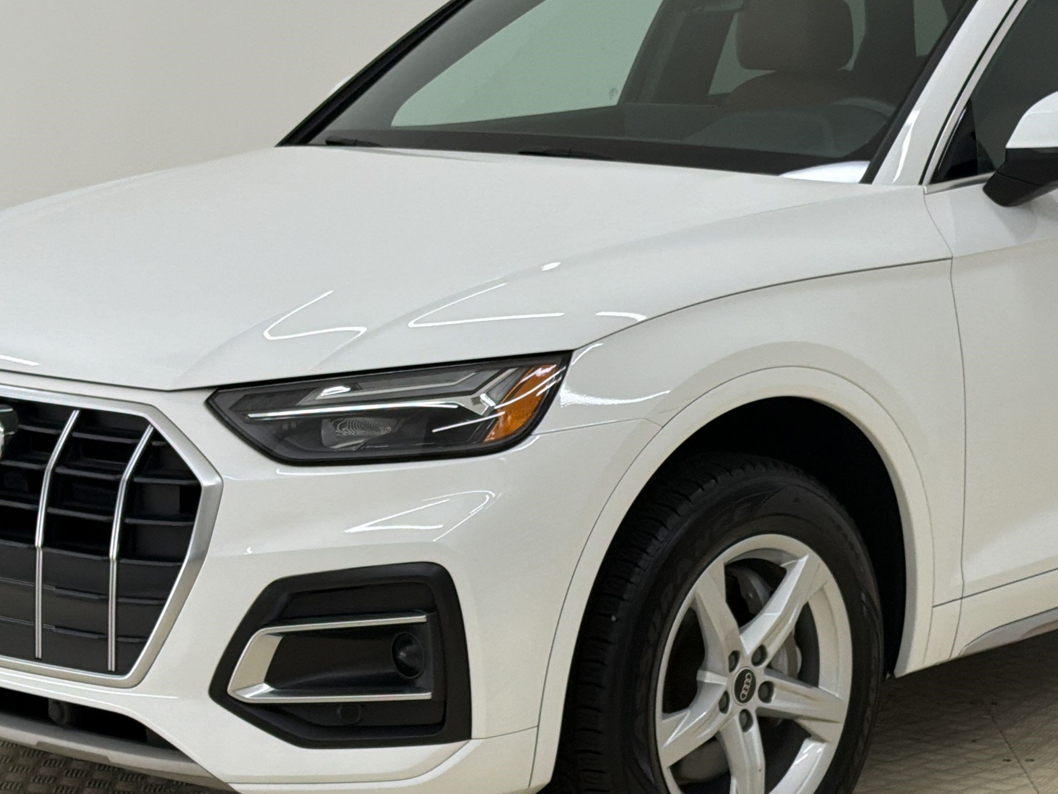 Used 2023 Audi Q5 2.0T Premium w/ Convenience Package AWD/4WD image 12