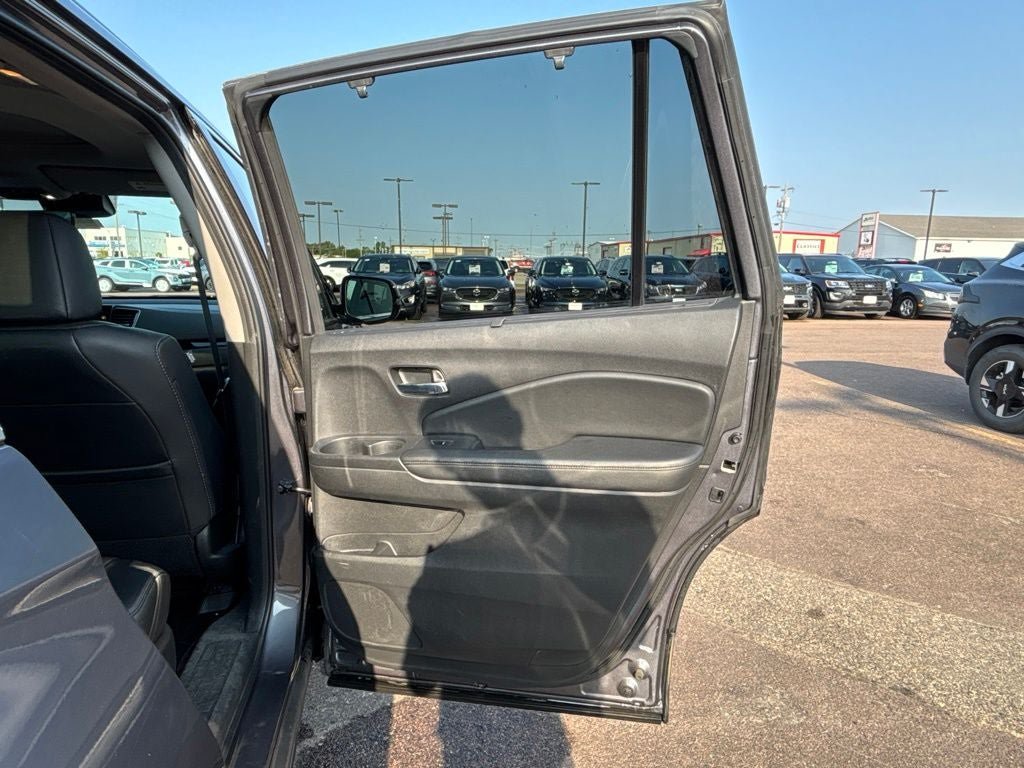 Used 2019 Honda Pilot Elite image 39