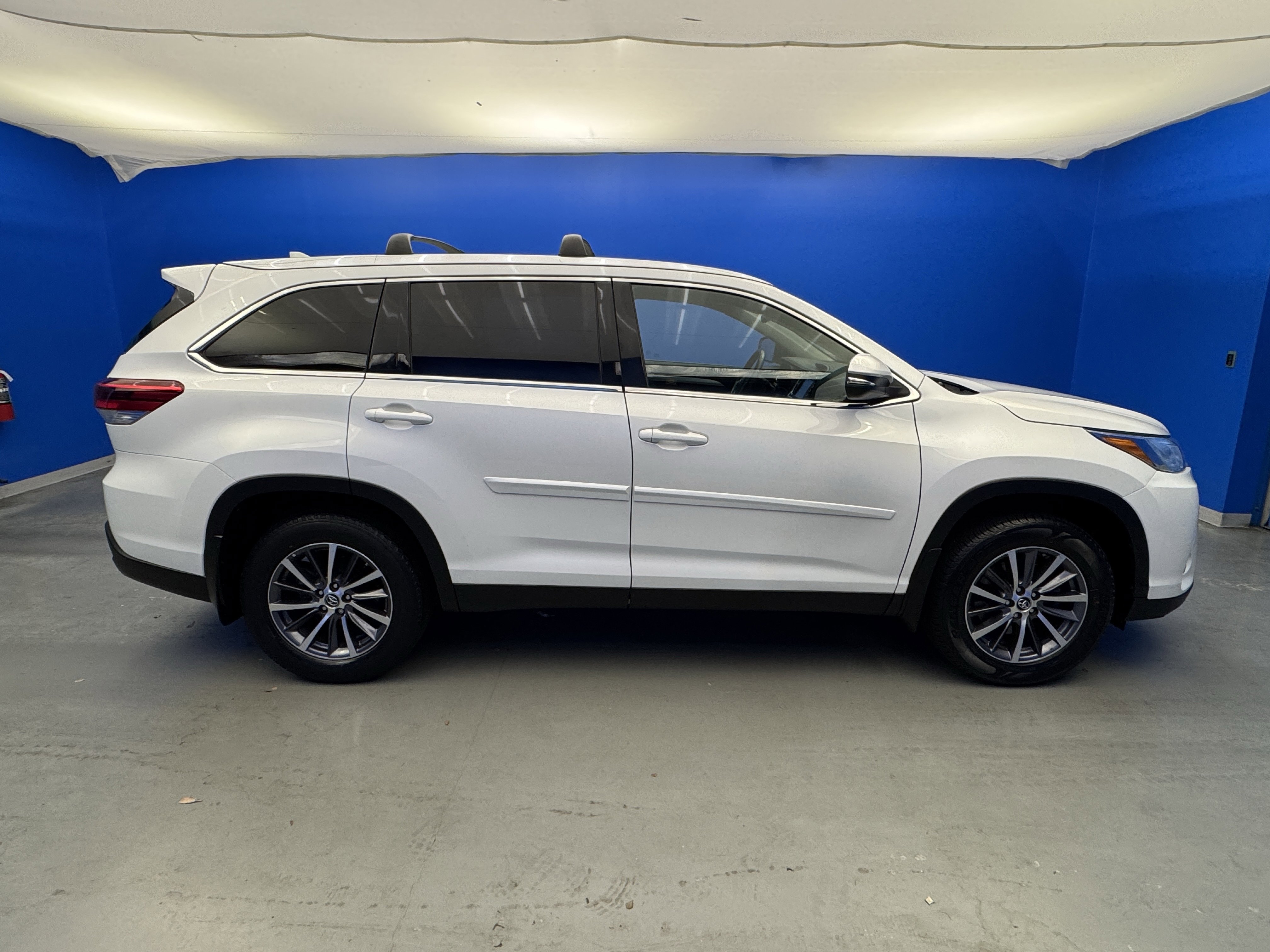 Used 2019 Toyota Highlander XLE image 8