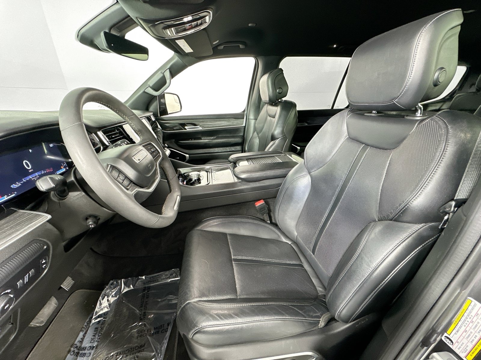 Used 2022 Jeep Wagoneer Series III w/ Flexible Seating Group RWD image 22