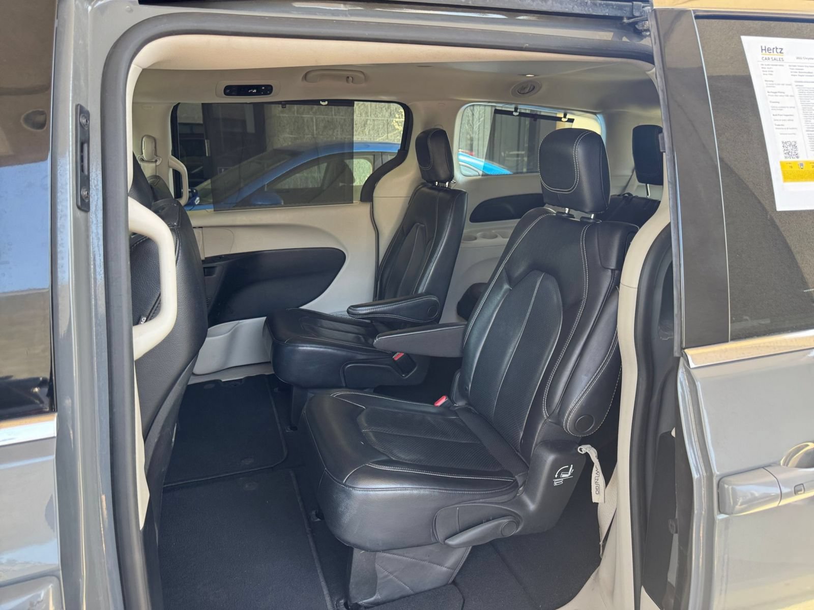 Used 2022 Chrysler Pacifica Touring-L FWD image 23