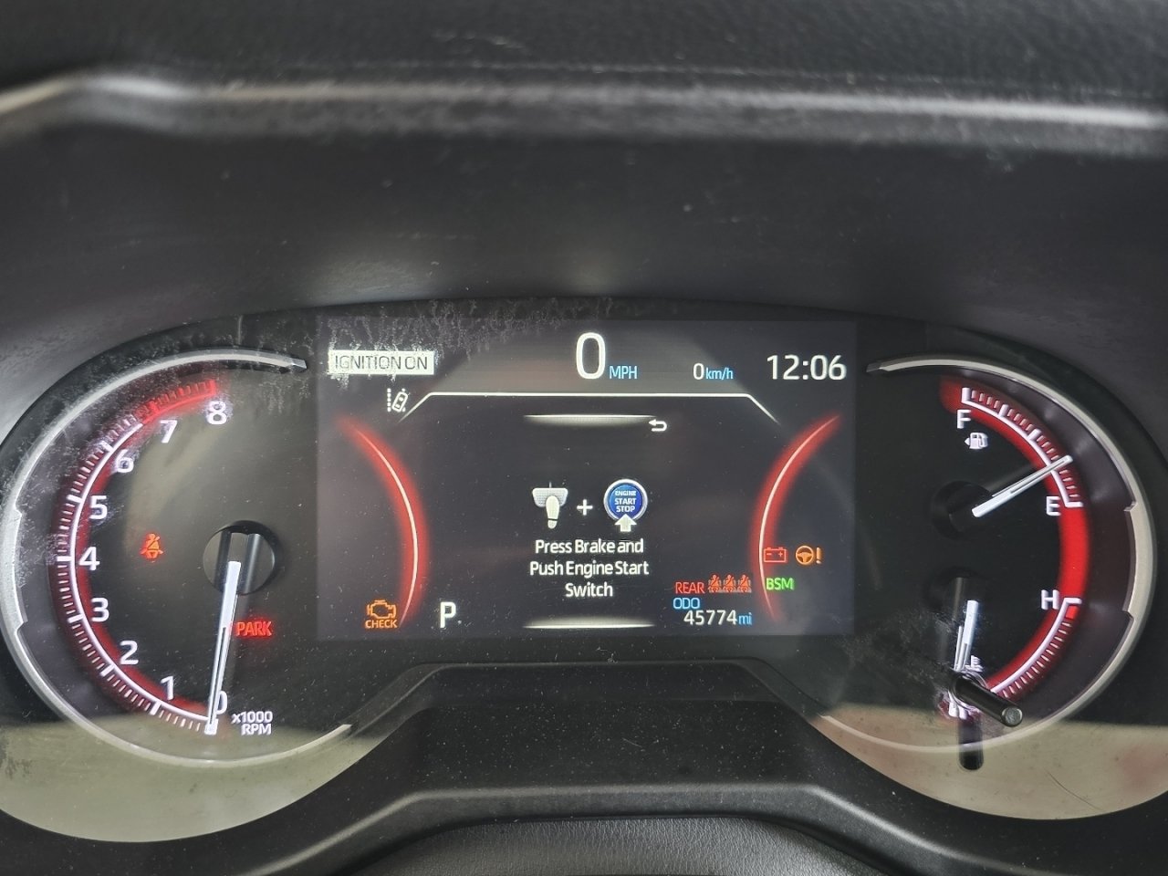 Used 2024 Toyota RAV4 XLE AWD/4WD image 25