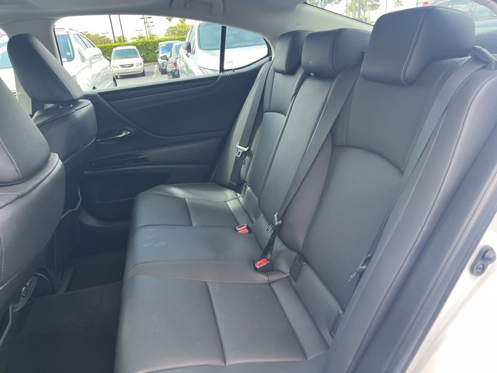 Used 2023 Lexus ES 250 w/ Premium Package AWD/4WD image 3