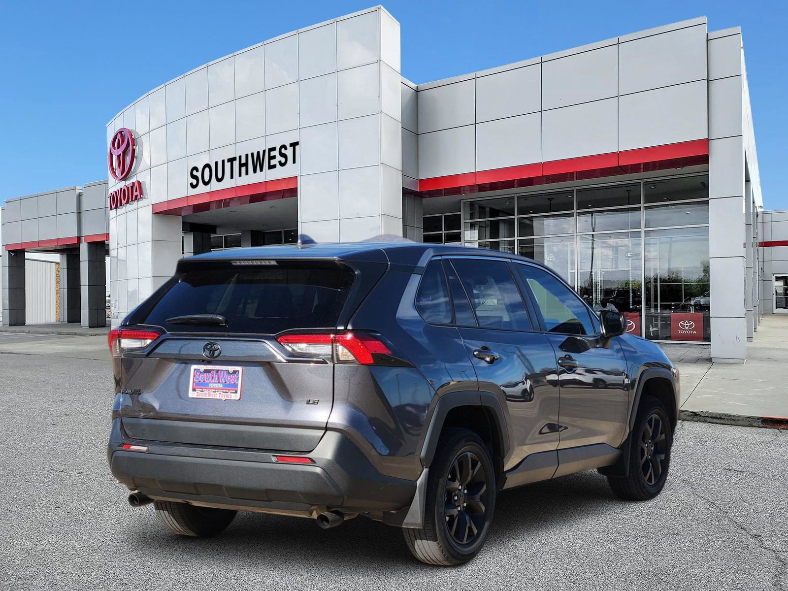 Used 2024 Toyota RAV4 LE image 5