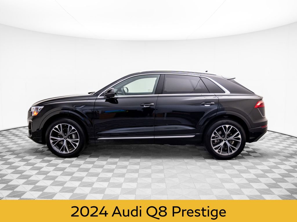 Used 2024 Audi Q8 Prestige w/ Prestige Package image 2