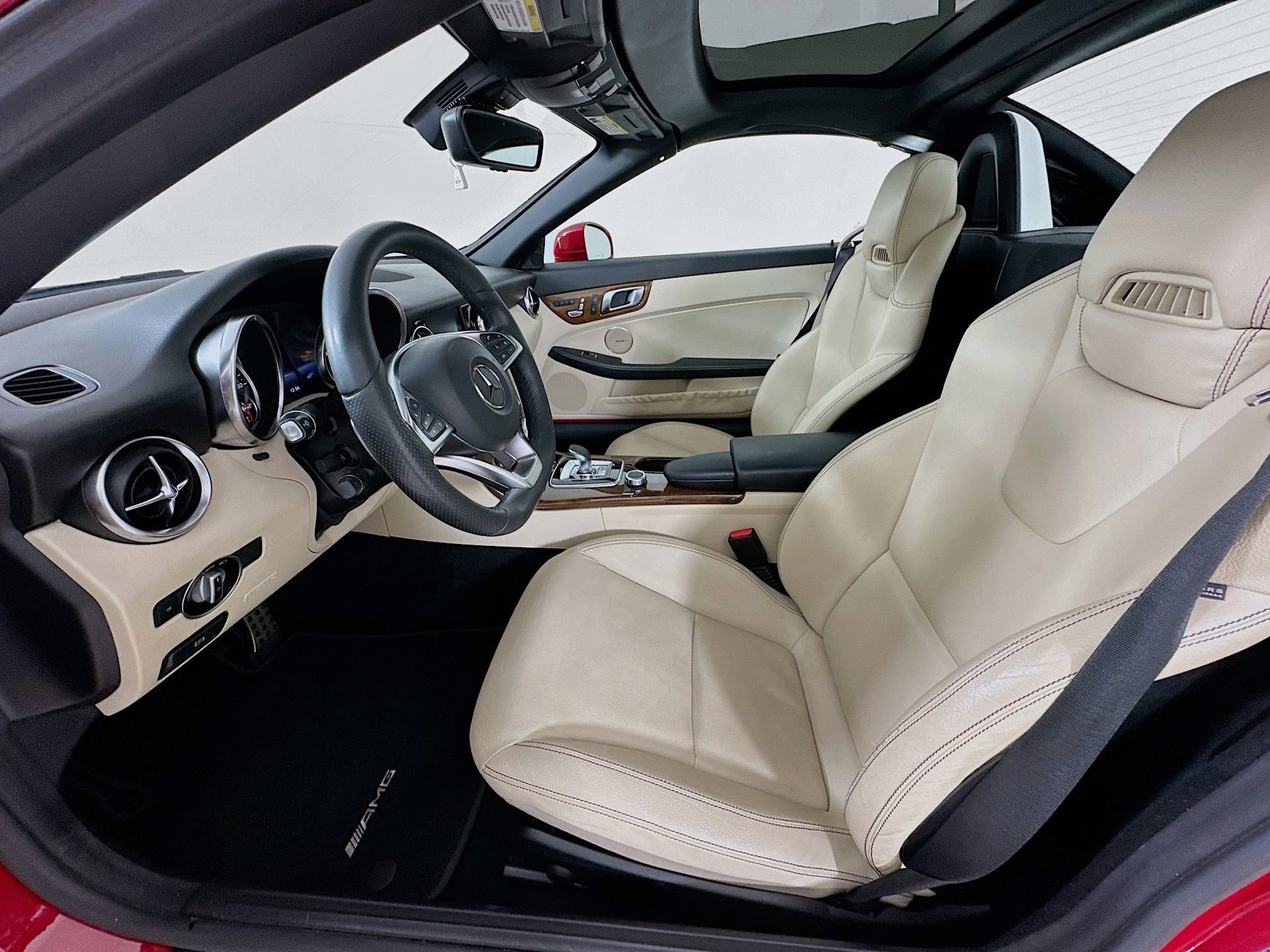 Used 2017 Mercedes-Benz SLC 300 image 22