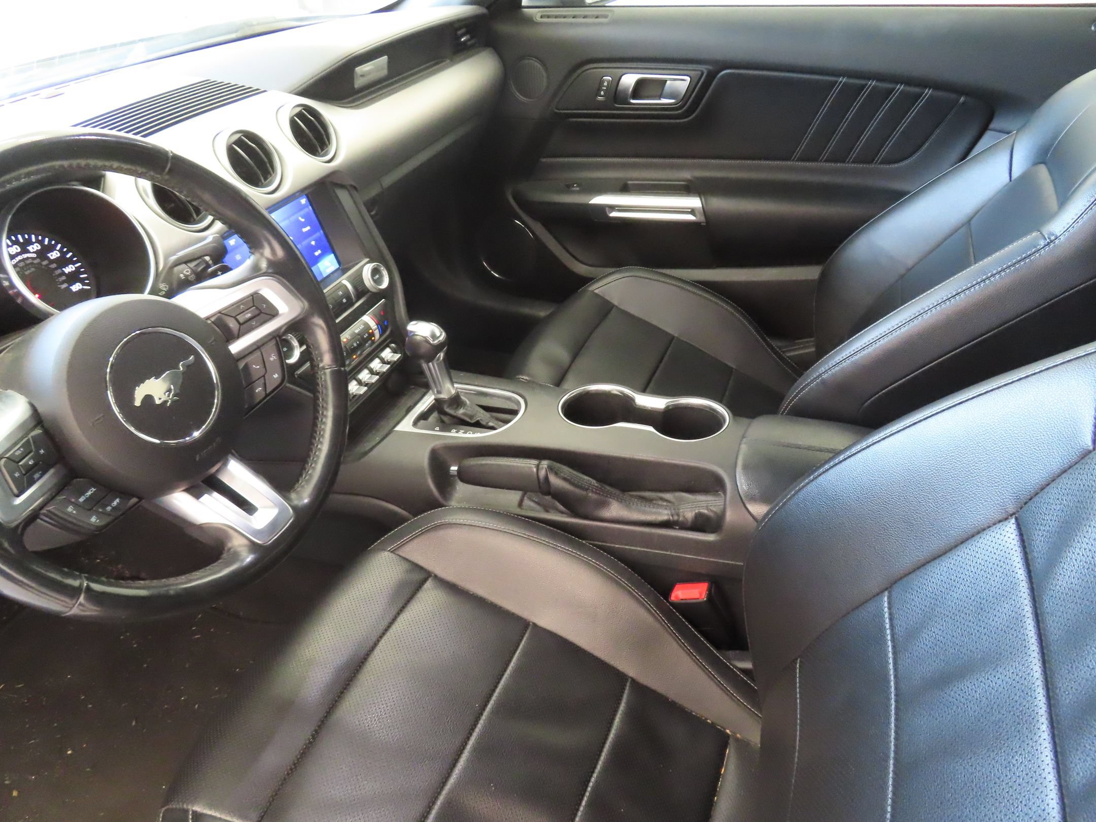 Used 2021 Ford Mustang Premium RWD image 20