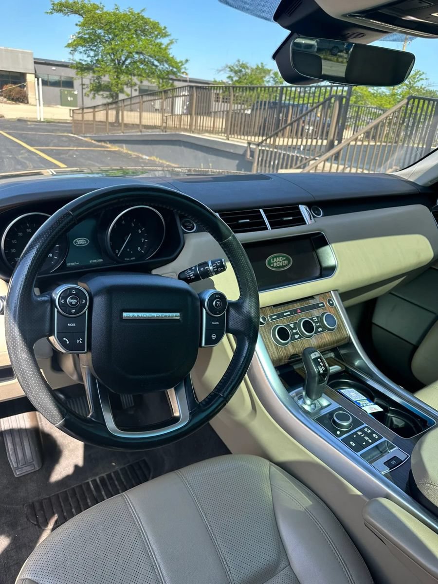 Used 2017 Land Rover Range Rover Sport SE AWD/4WD image 9