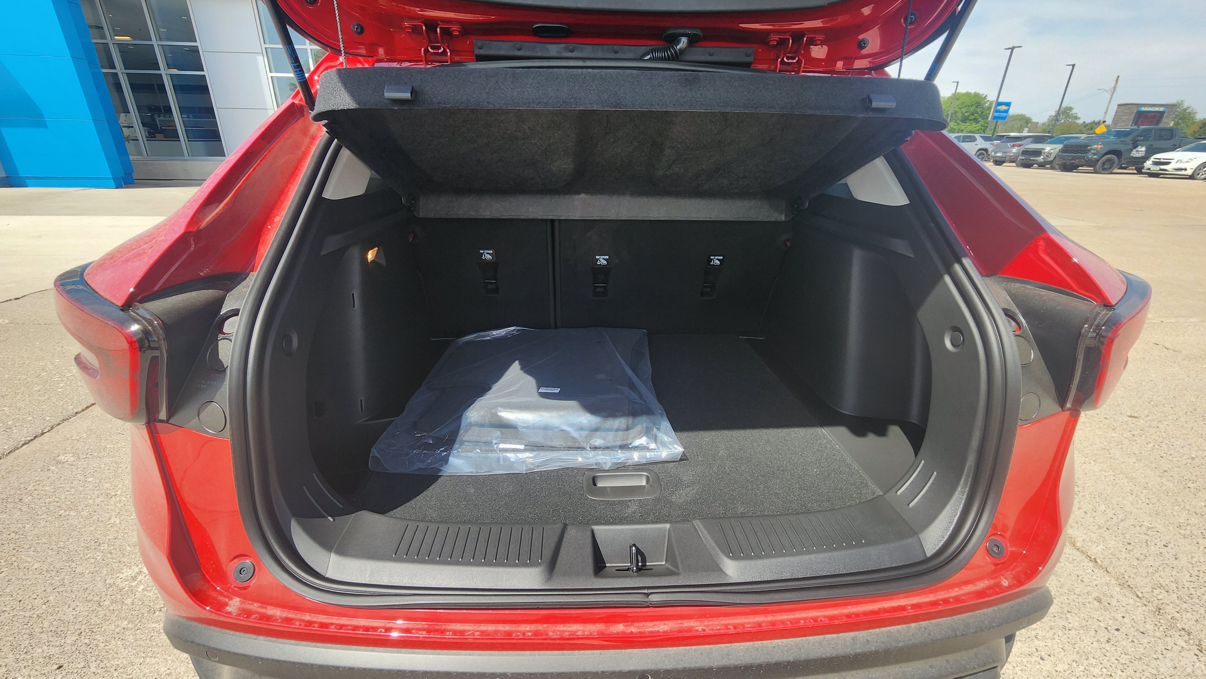 New 2026 Chevrolet Trax LT w/ Sunroof Package FWD image 19