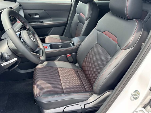 New 2025 Nissan Kicks SR image 22