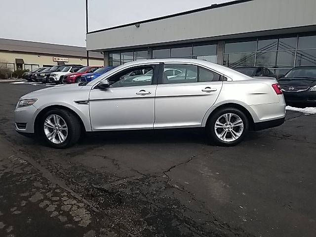 Used 2018 Ford Taurus SEL FWD image 3
