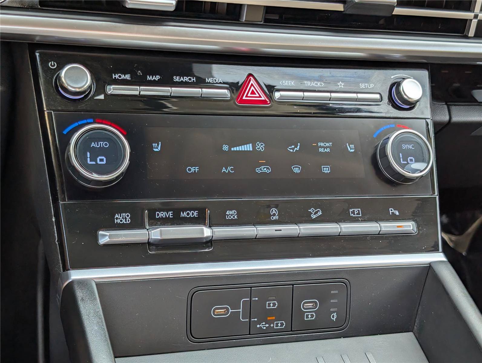 Used 2024 Hyundai Santa Fe SEL AWD/4WD image 28