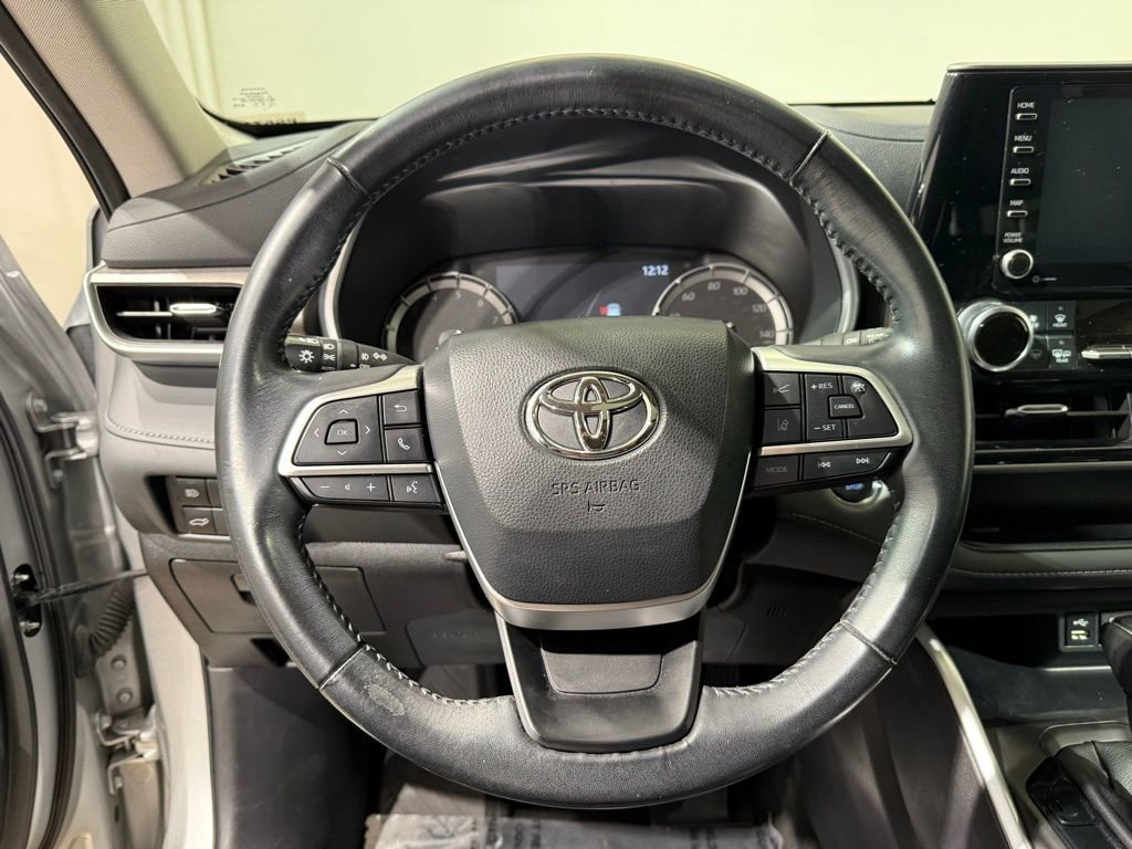 Used 2022 Toyota Highlander XLE image 25