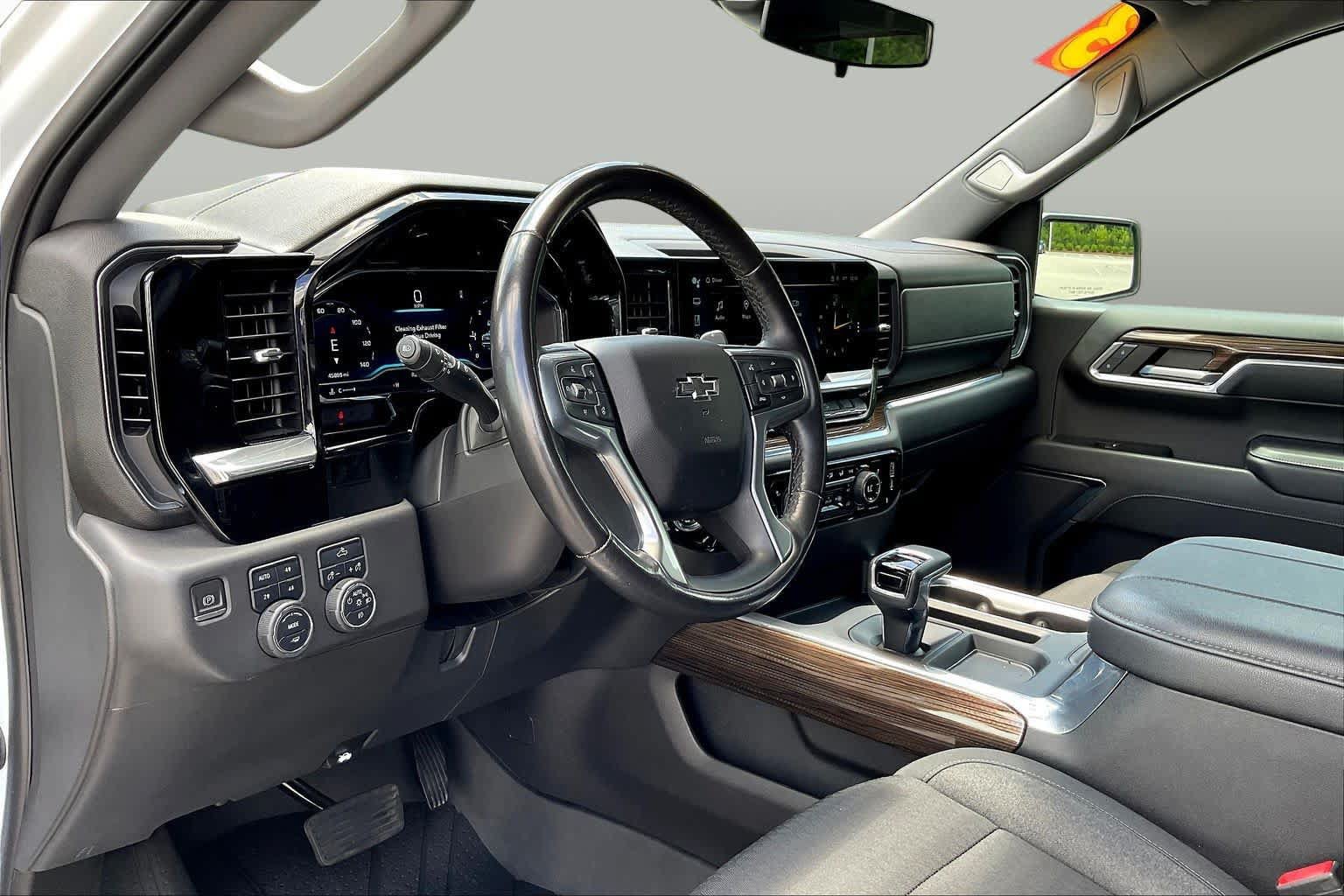 Used 2023 Chevrolet Silverado 1500 RST AWD/4WD image 17