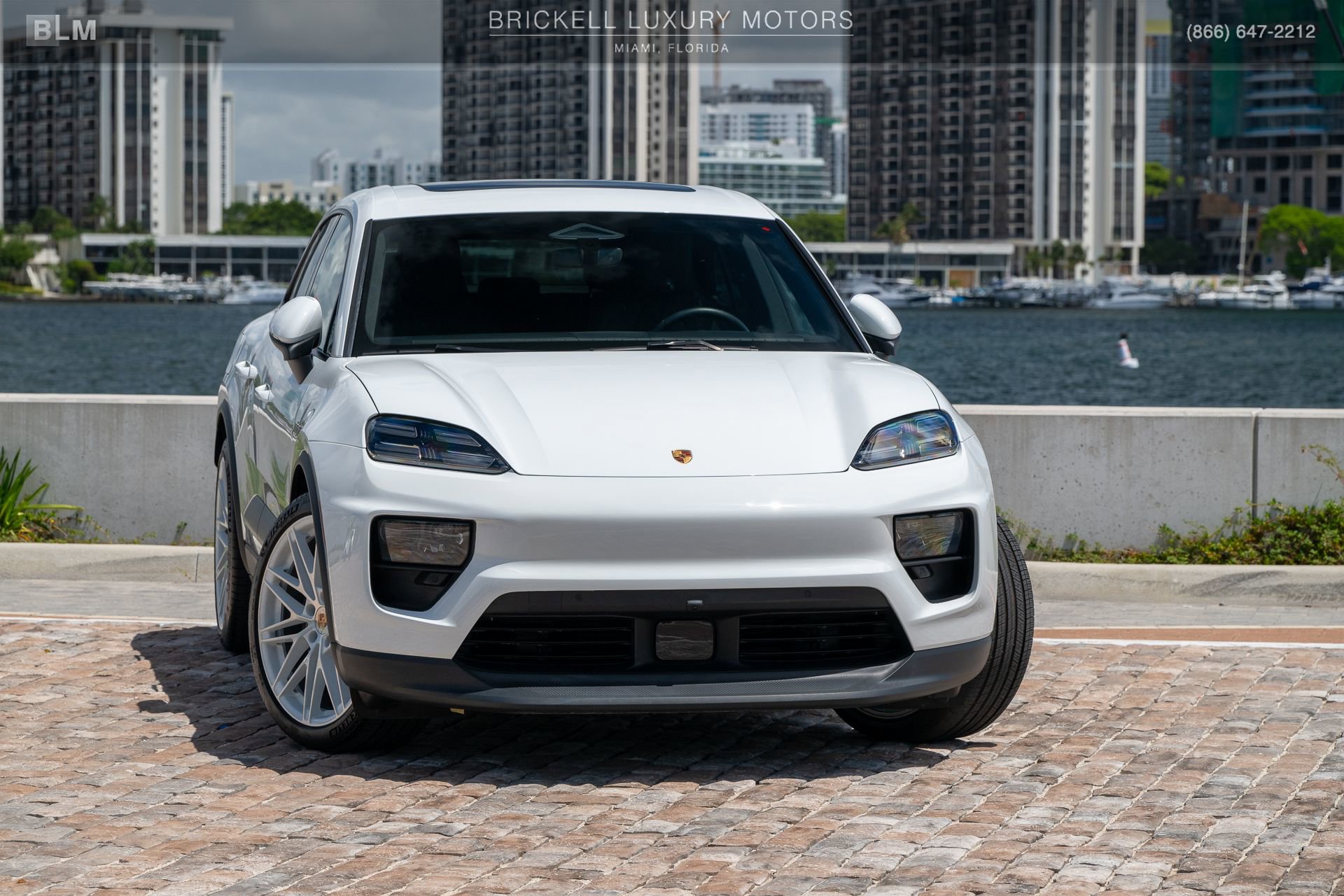 Used 2024 Porsche Macan 4 Electric AWD/4WD image 2