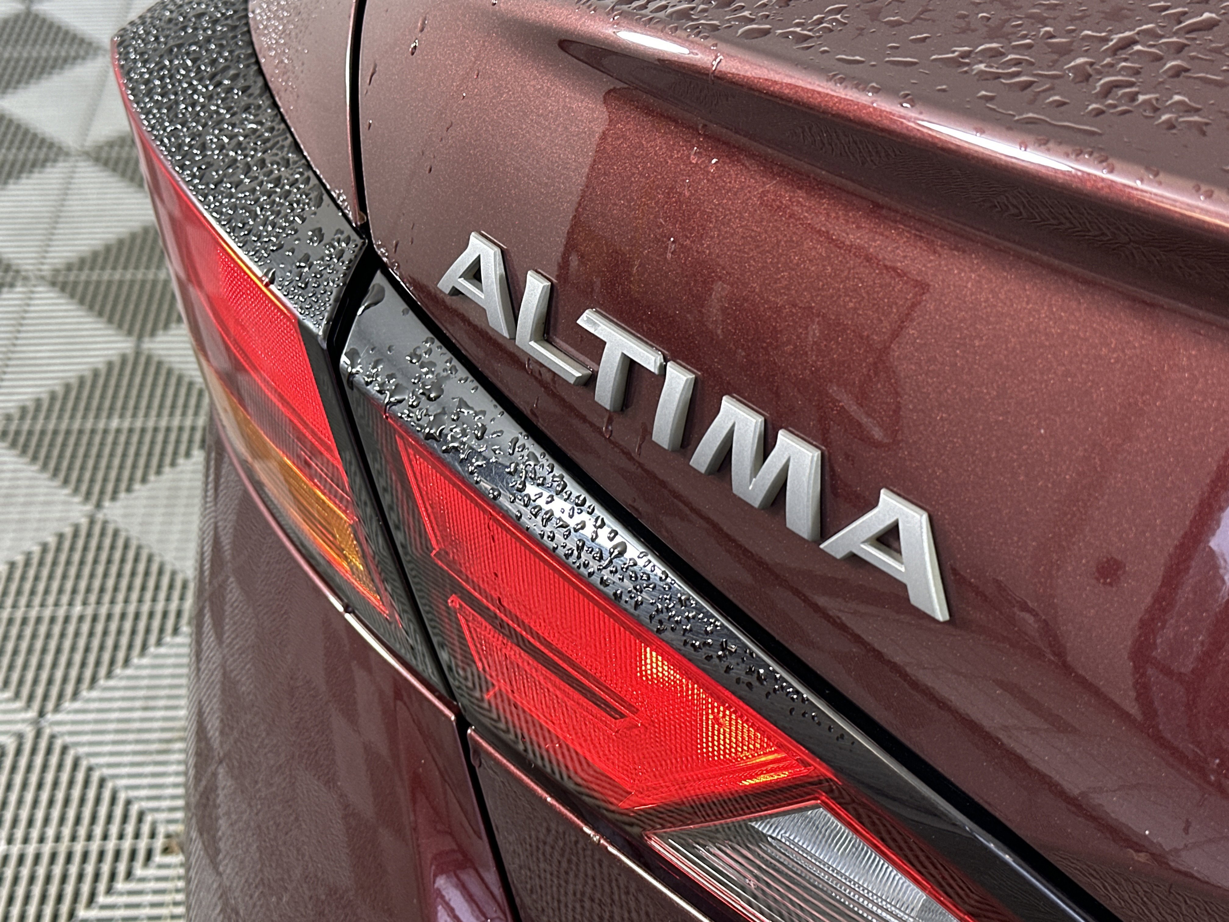 Used 2024 Nissan Altima 2.5 SV image 15