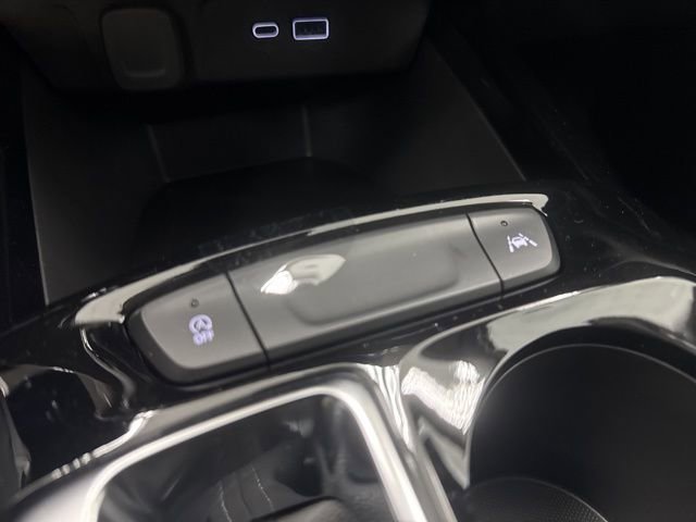Used 2026 Chevrolet Trax LT w/ Driver Confidence Package FWD image 19