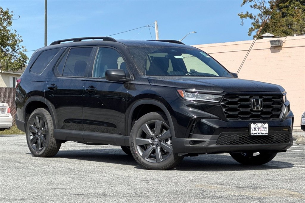 New 2025 Honda Pilot Sport image 2