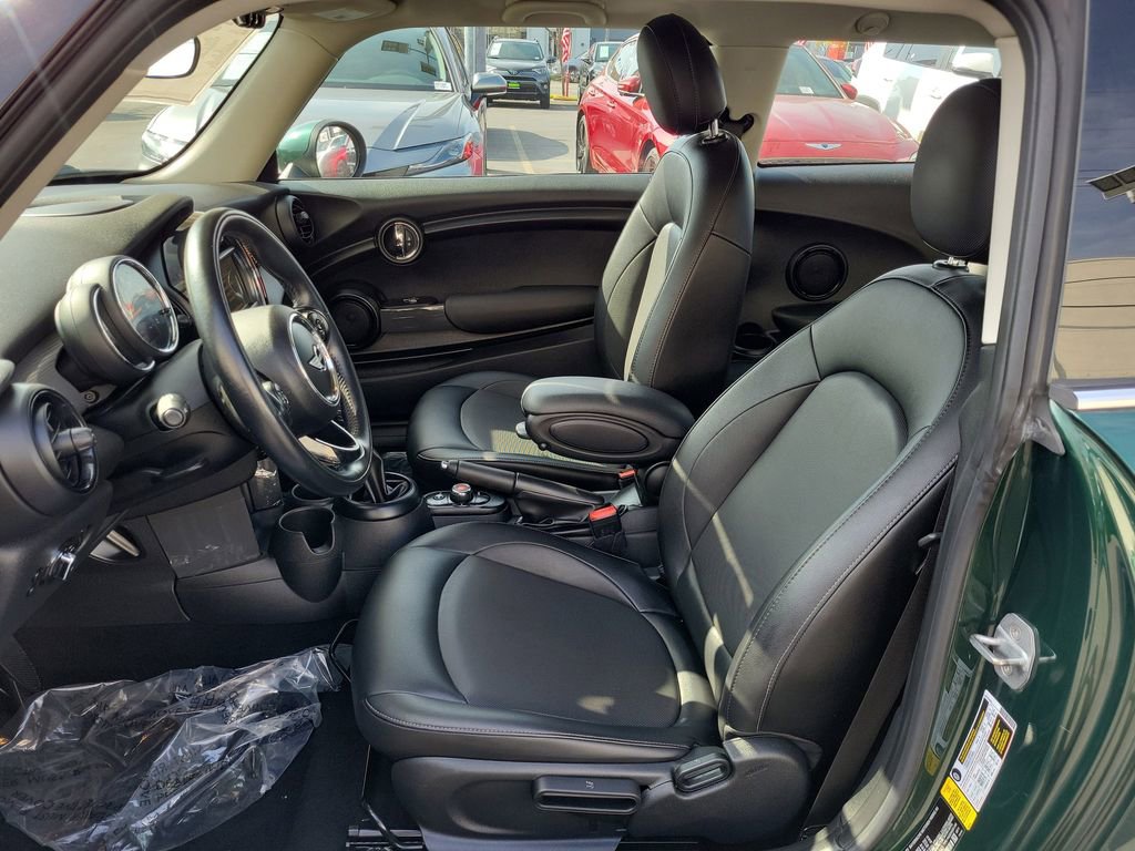 Used 2018 MINI Cooper 2-Door Hardtop image 11