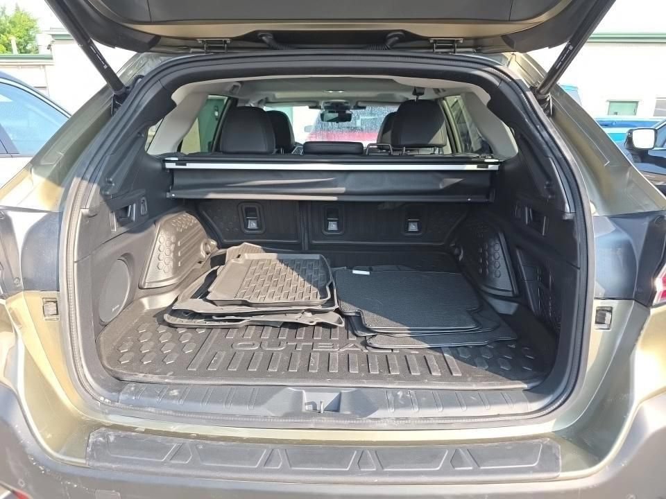 Used 2023 Subaru Outback Touring AWD/4WD image 13