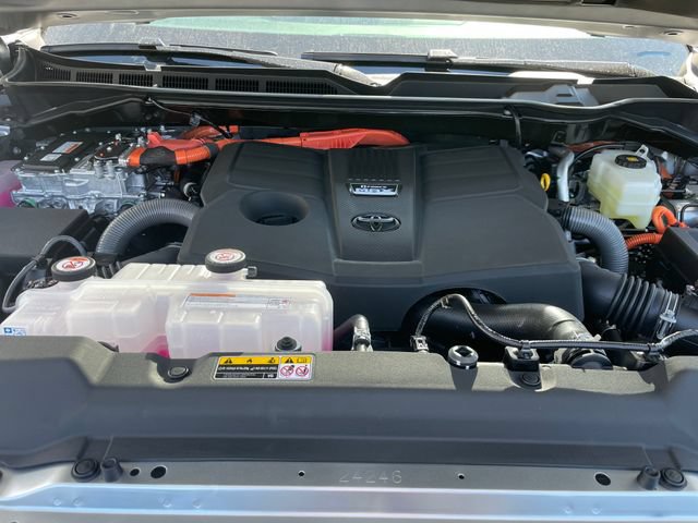 New 2026 Toyota Tundra Limited AWD/4WD image 32